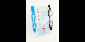 Présentoir pour lunettes de natation transparent