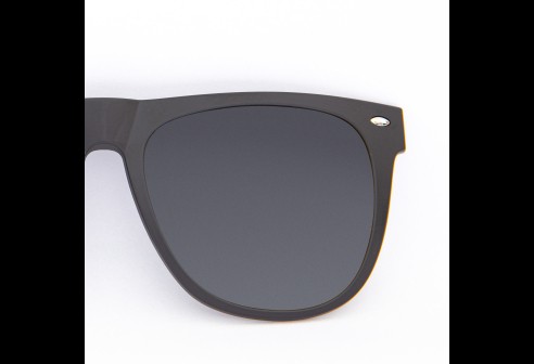 Polarisatie voorhanger zwart hoekig model 85-90%